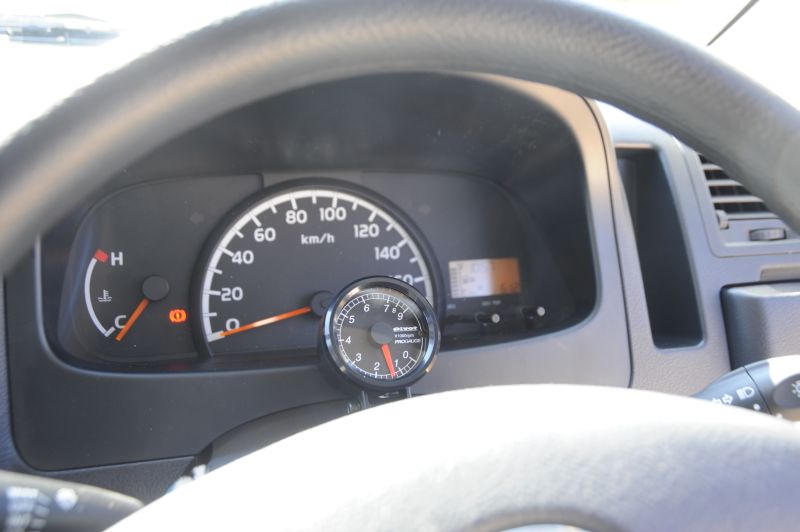 タコメータ(Pivot Progauge PT5-W): 衛星中継車 タコメータ(Pivot Progauge PT5-W): 衛星中継車